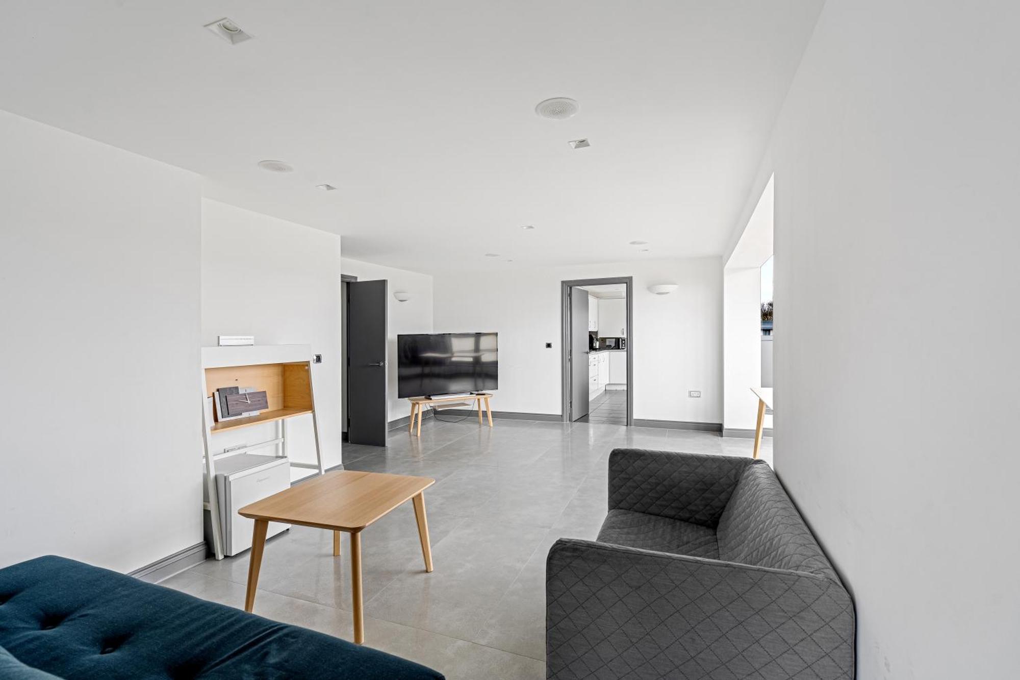 Long Letting - Luxurious 3 Bedroom Penthouse In City Centre - Parking Included! Chelmsford Kültér fotó